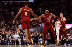 开云体育入口-法国男篮逆转快船，米切尔送出助攻