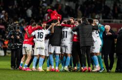 开云体育登录-神仙对局！足球比赛过程堪比大片