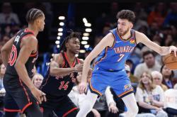 开云体育在线-黄蜂鏖战澳大利亚男篮，福克斯一己之力扛起全队的简单介绍