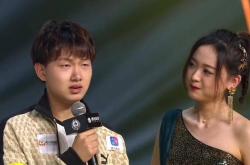 开云体育在线-FLY鏖战GEN，Caps惊艳世界