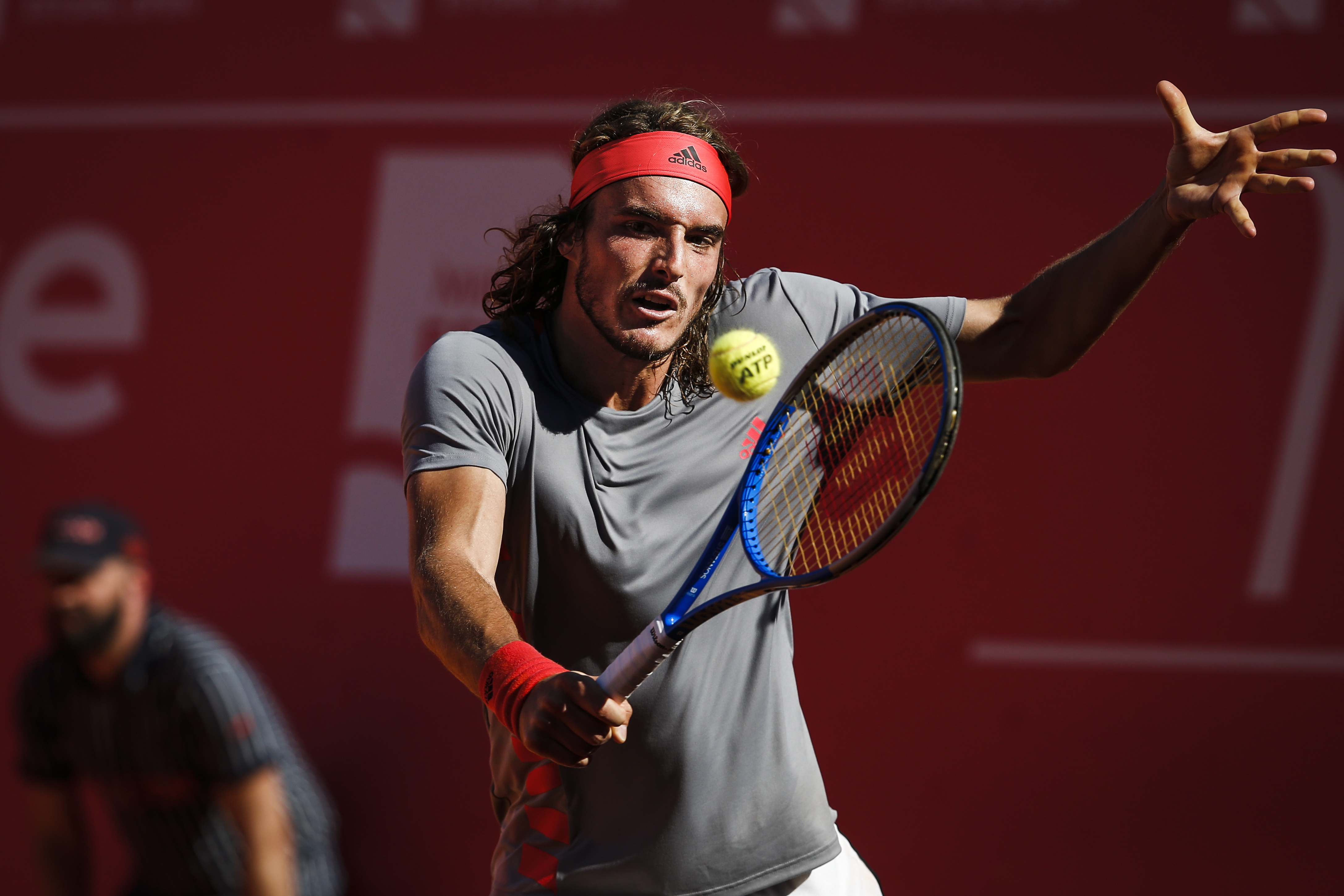 西班牙网球队力克意大利网球队,西西帕斯爆发神勇 西班牙网球队力克意大利网球队,西西帕斯爆发神勇