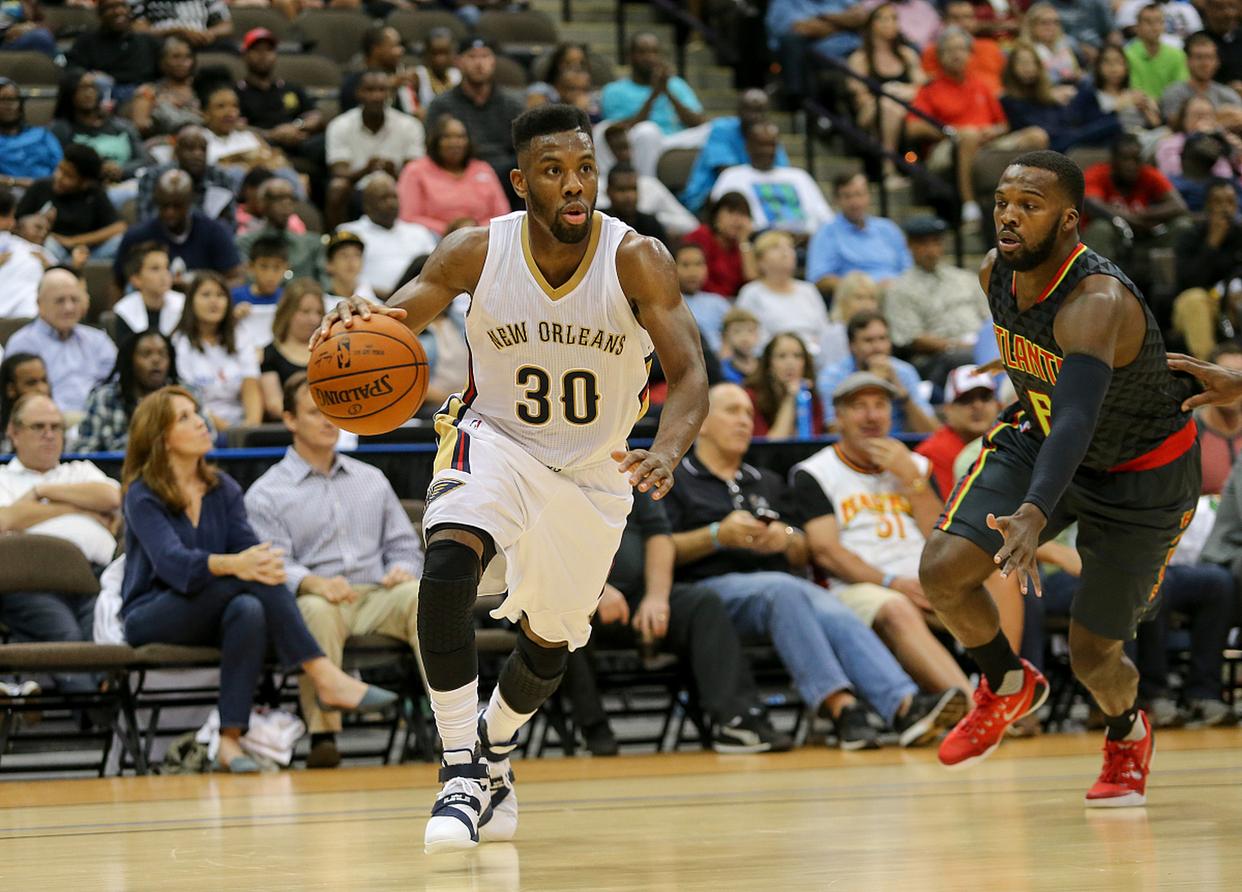 包含澳大利亚男篮绝杀鹈鹕，麦科勒姆统治全场的词条