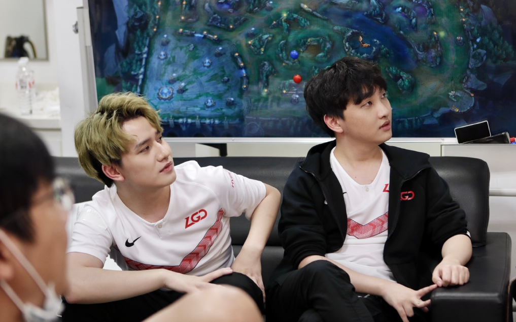 LGD横扫G2，Huni关键制胜