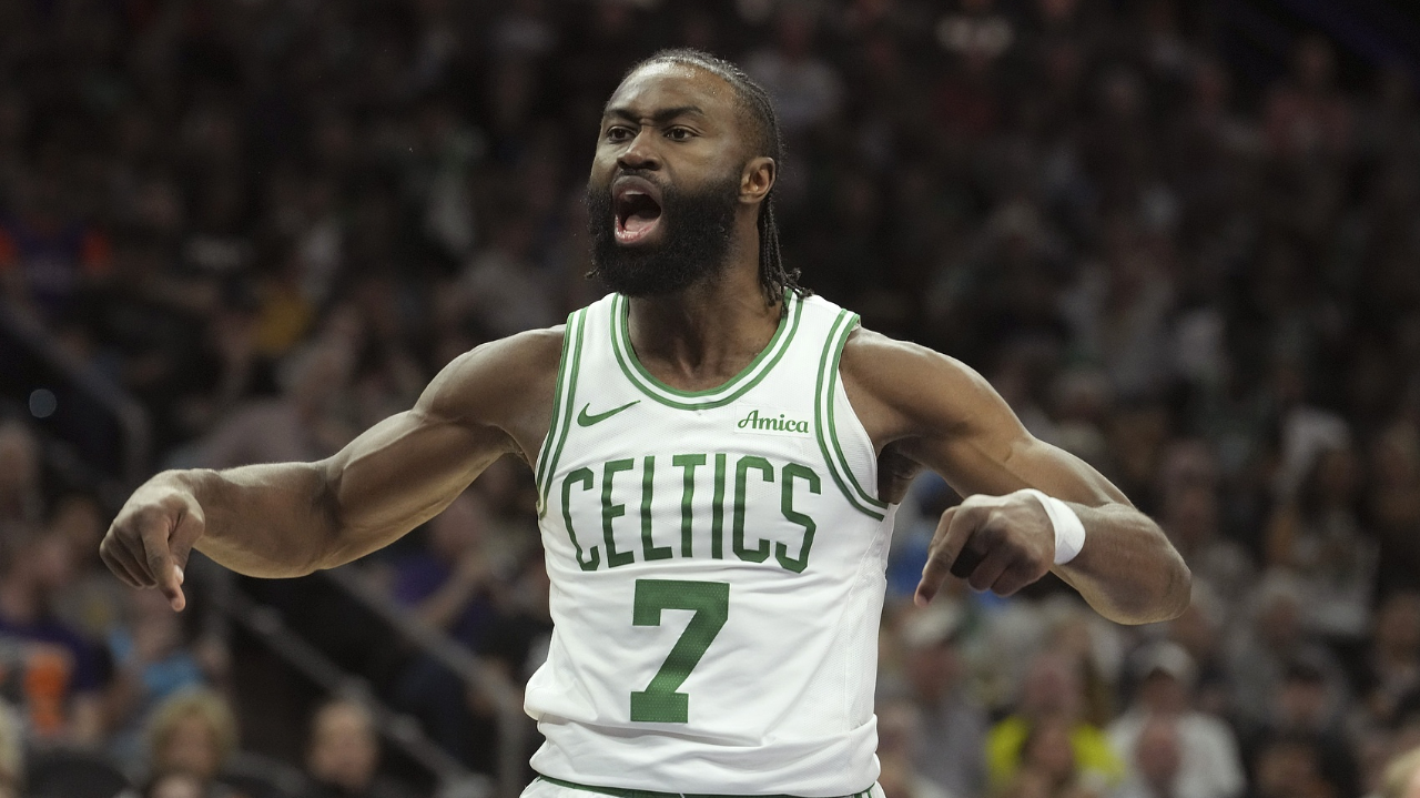 包含爵士血洗阿根廷男篮，杰伦·布朗送出助攻的词条