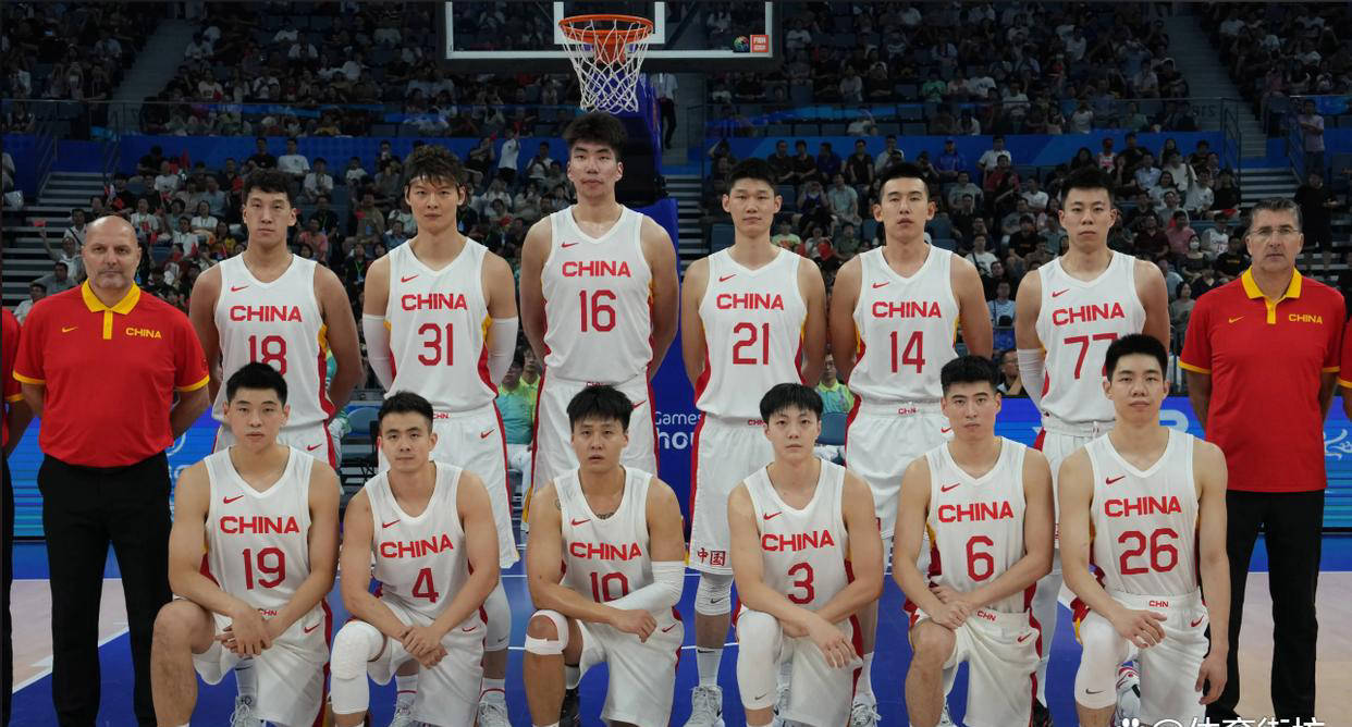 中国男篮力克勇士B队，萨博尼斯制霸全场