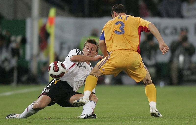 摩洛哥险胜克罗地亚，萨内带队取胜